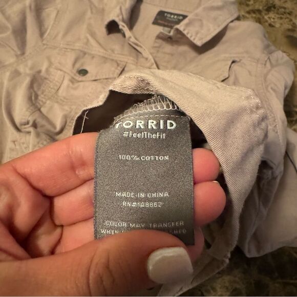 Torrid Denim Shacket Women’s Size 1 Twill Pink Lightweight - Picture 3 of 8